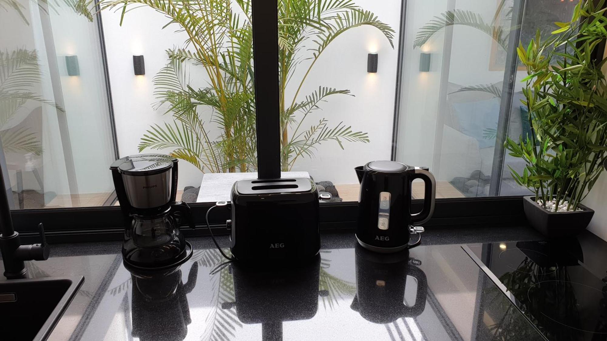 Home At Azores - Oasis House São Roque 객실 사진